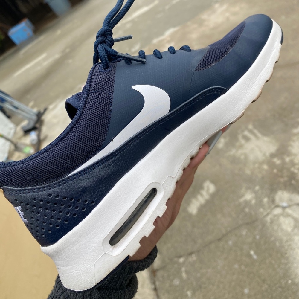 Nike Air Max Thea’s Women size 6 Navy Blue